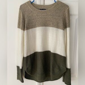 Elegy Colorblock Crew Neck Sweater